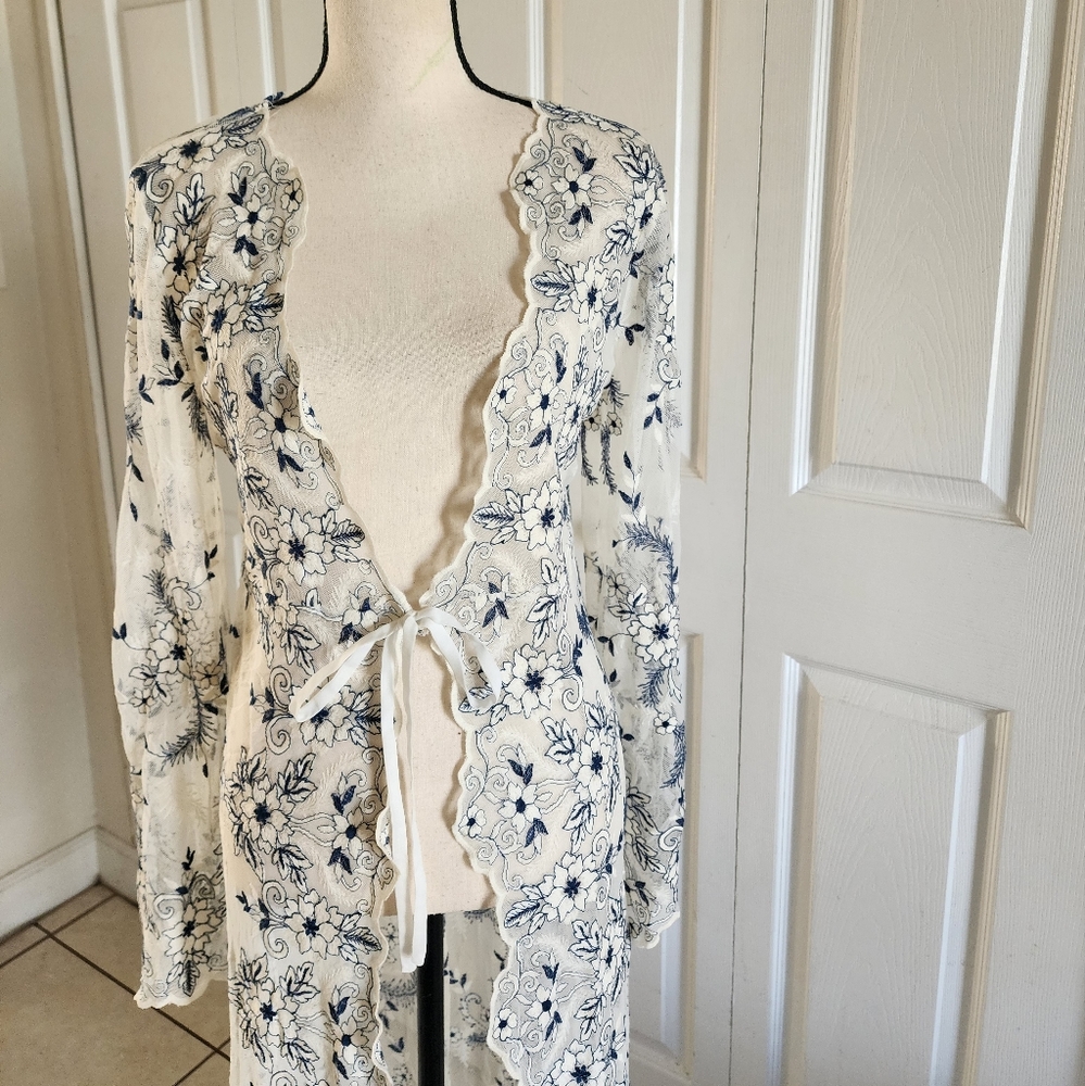 Vintage Style Embroidered Robe